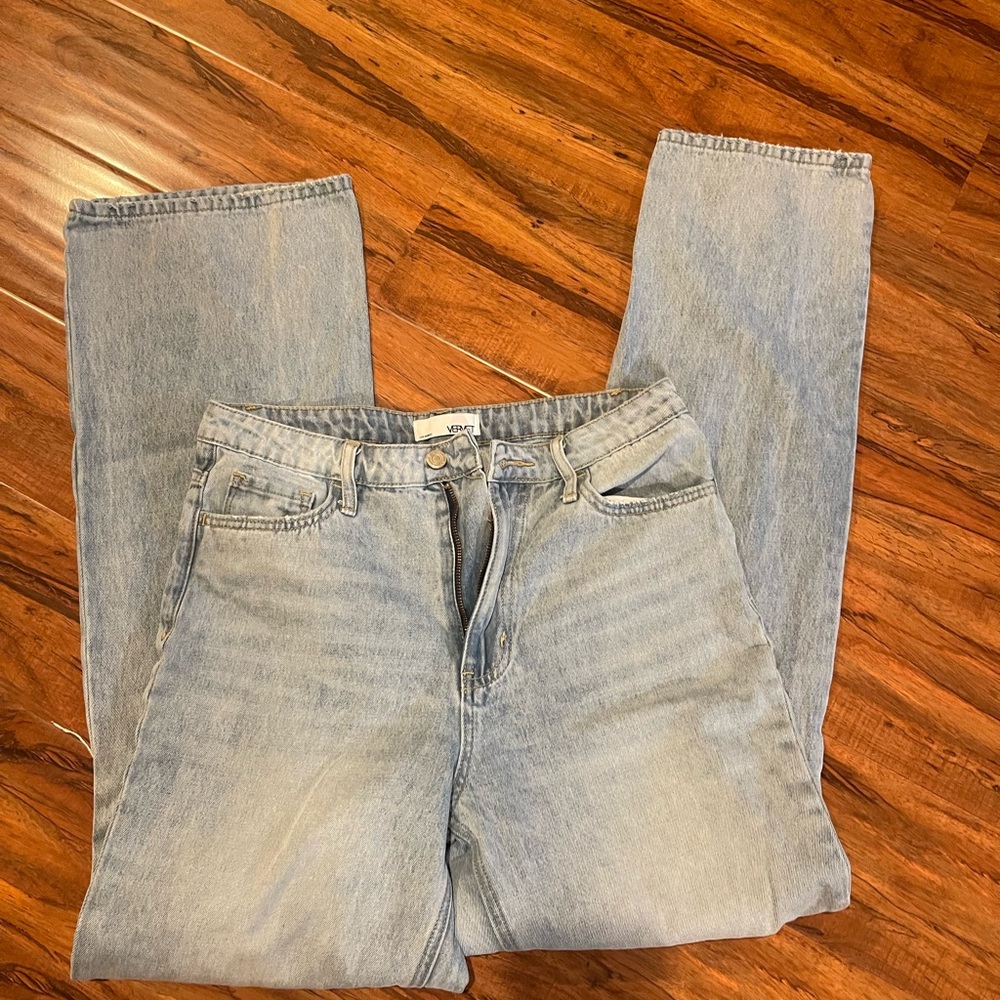Straight/small flare jeans with holes on knees